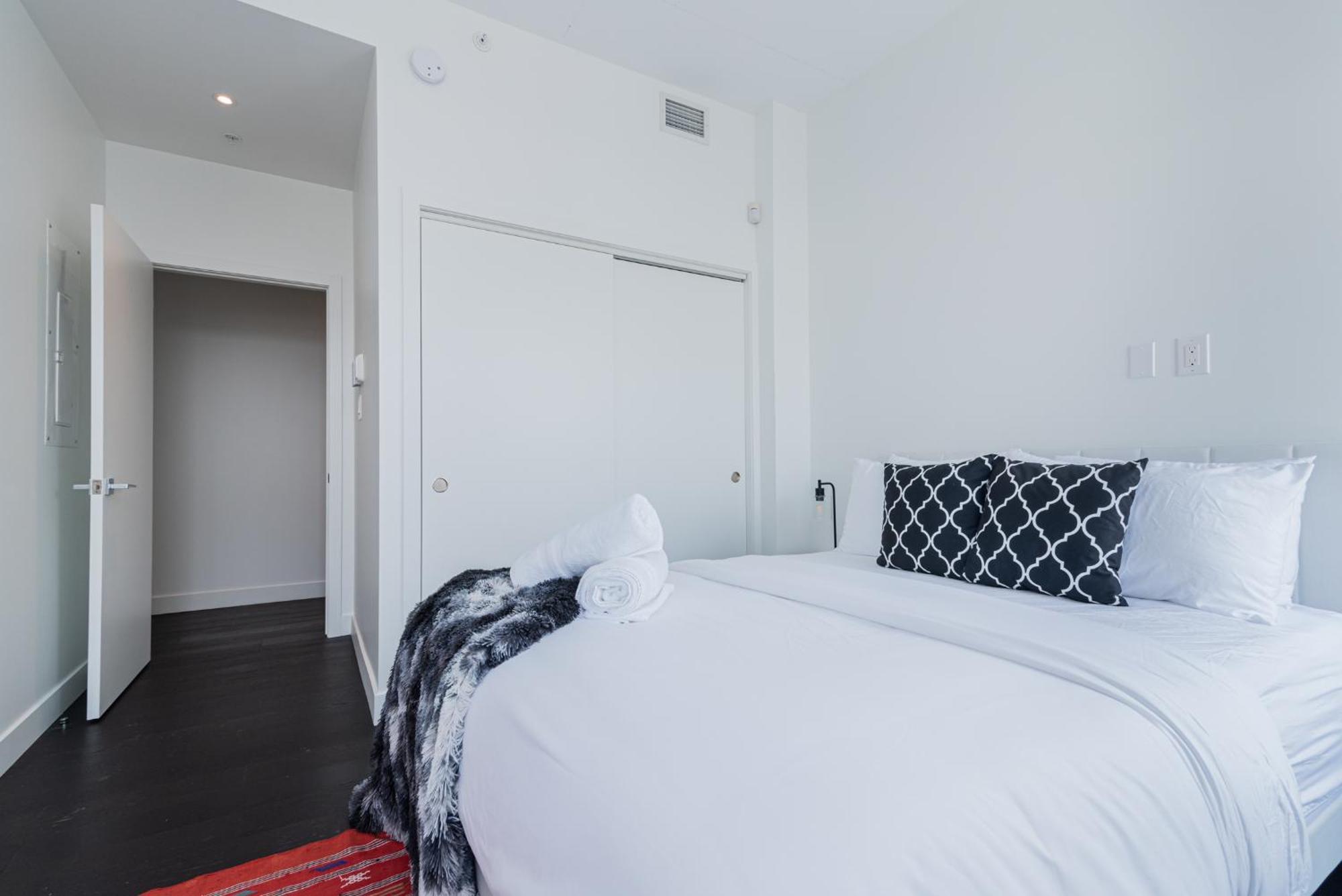 Le Se7T Penthouses Монреаль Экстерьер фото